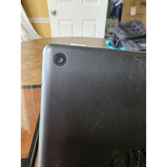 Amazon Kindle Fire HD 10 (7th Gen.) (SL056ZE) 32GB (Wi-Fi) 10.1" Tablet - N563 - Picture 7 of 10